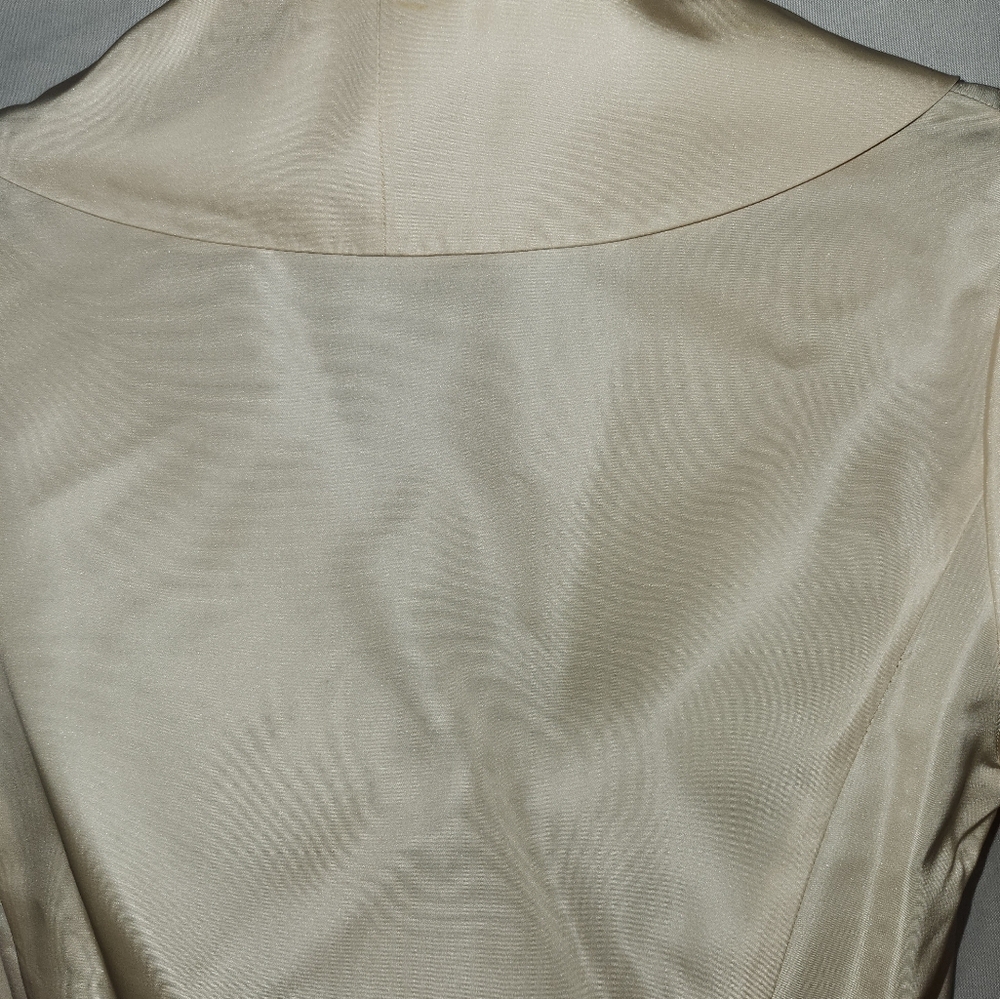 Talbots 100% silk ivory statement top, Size 6 - Picture 5 of 6